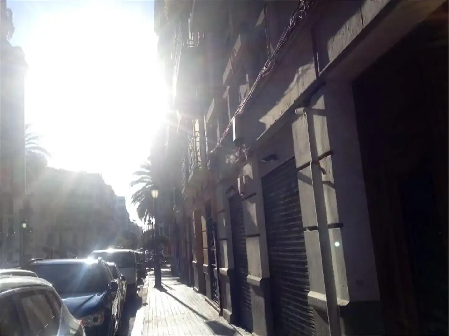 Vista exterior de Local en venta en L'Eixample