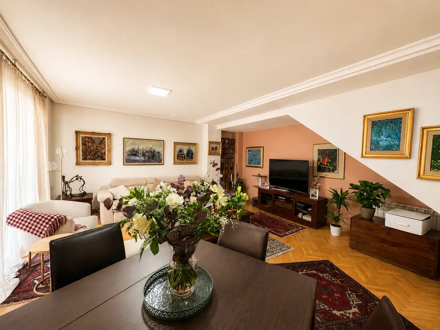 Sala de estar de Dúplex en venta en Torrelodones con Piscina comunitaria