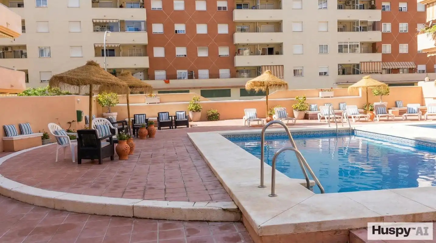 Piscina de Dúplex en venta en Fuengirola con Calefacción, Terraza y Trastero