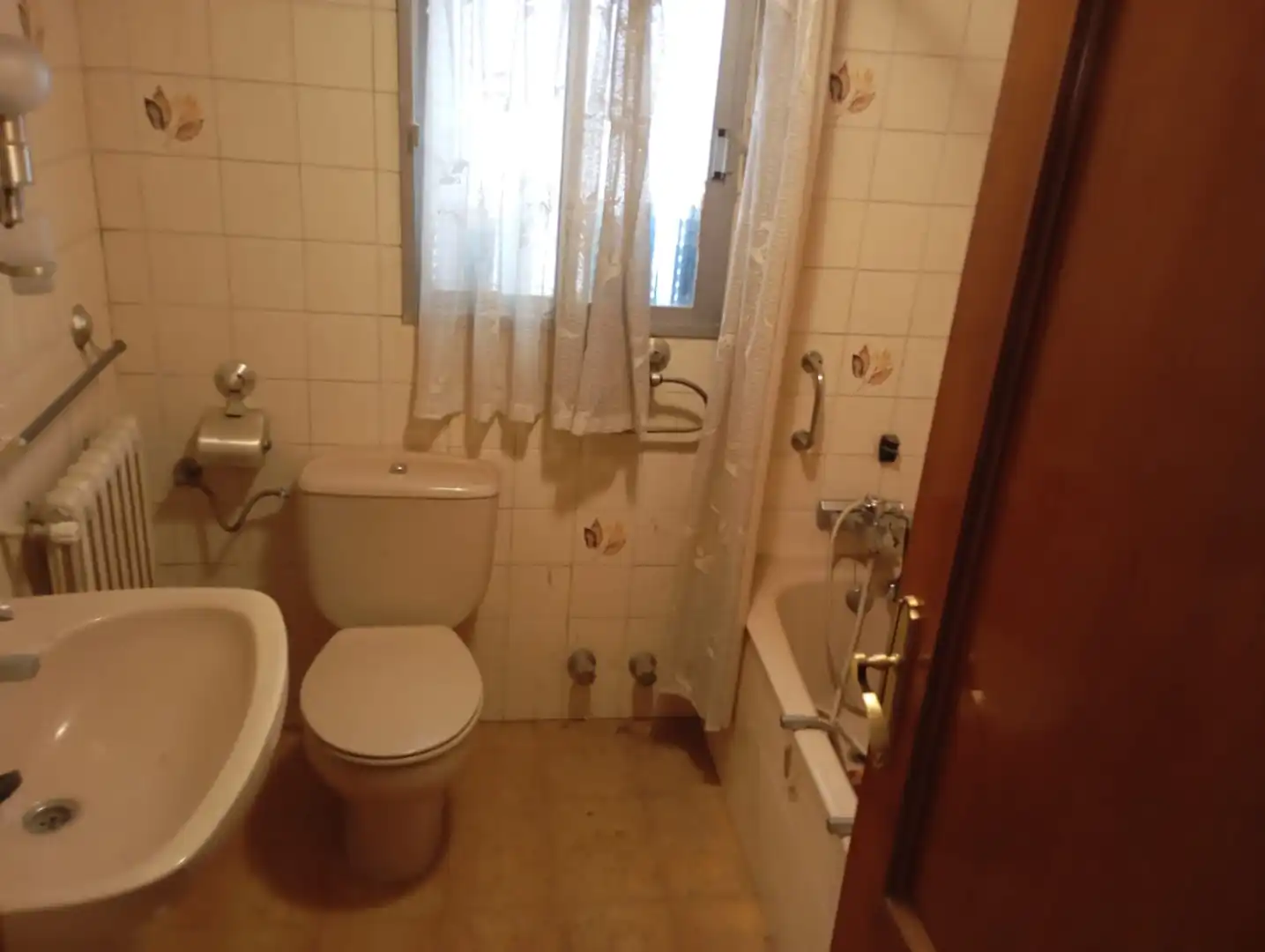 Badezimmer von Wohnung zum Verkauf in Alhama de Aragón mit Heizung, Privatgarten und Parkett