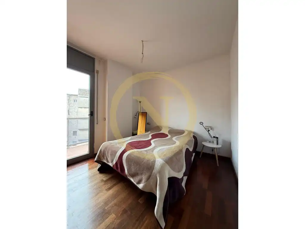 Bedroom of Attic for sale in Barcelona  with Air Conditioner