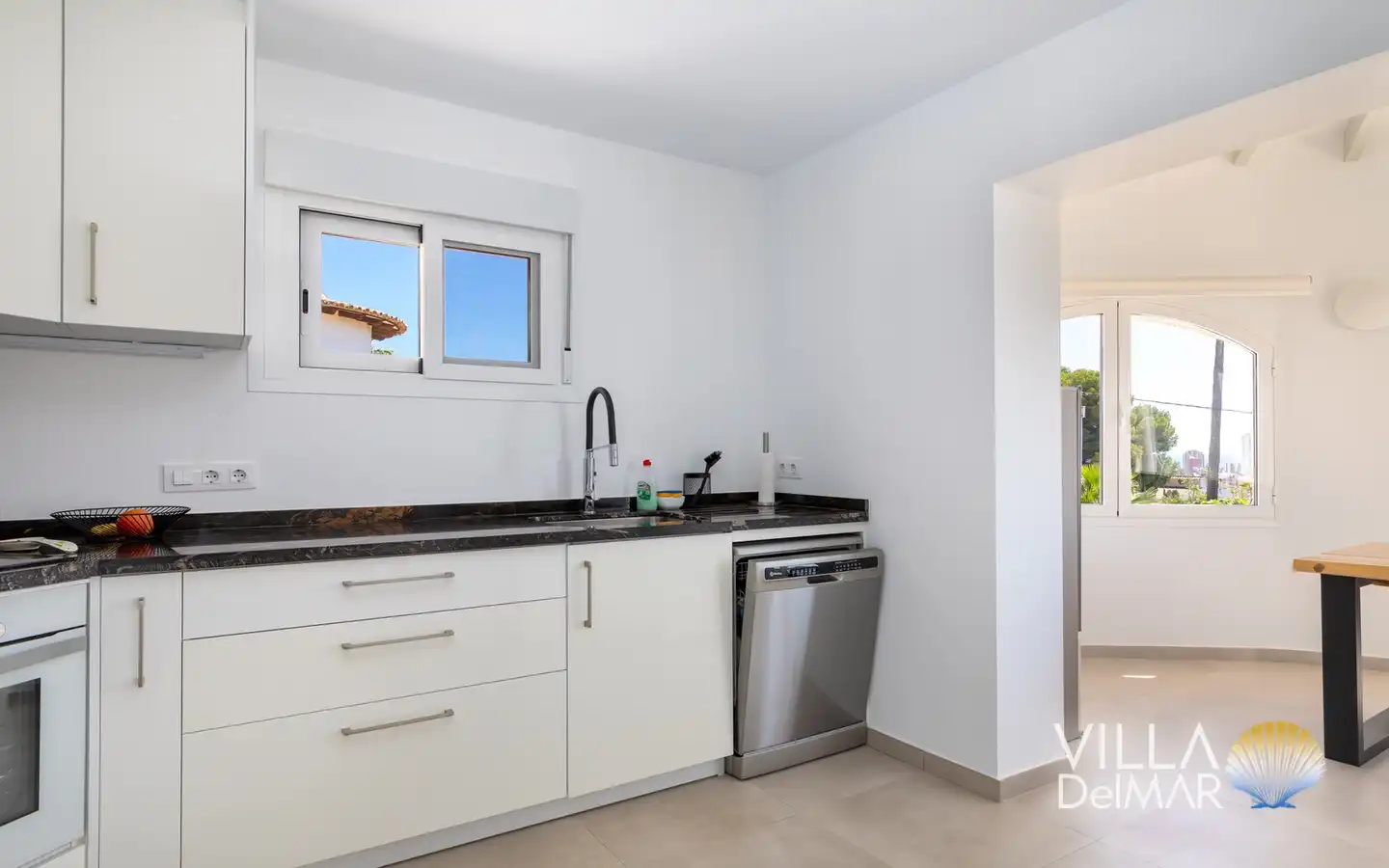 Kitchen of Houses for sale in Calpe / Calp  with Air Conditioner, Heating and Private garden
