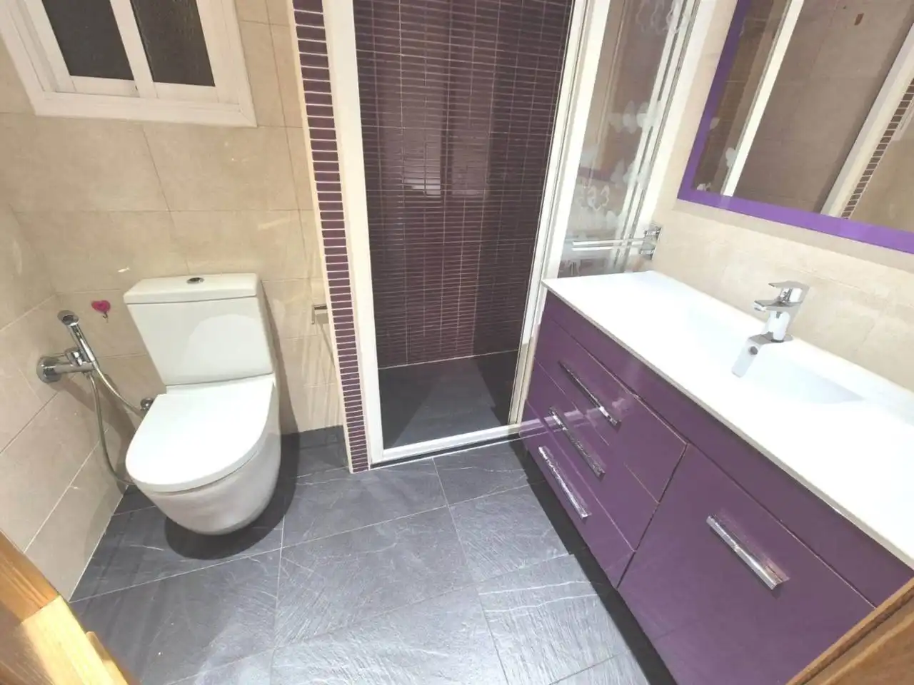 Baño de Piso en venta en Badalona con Aire acondicionado