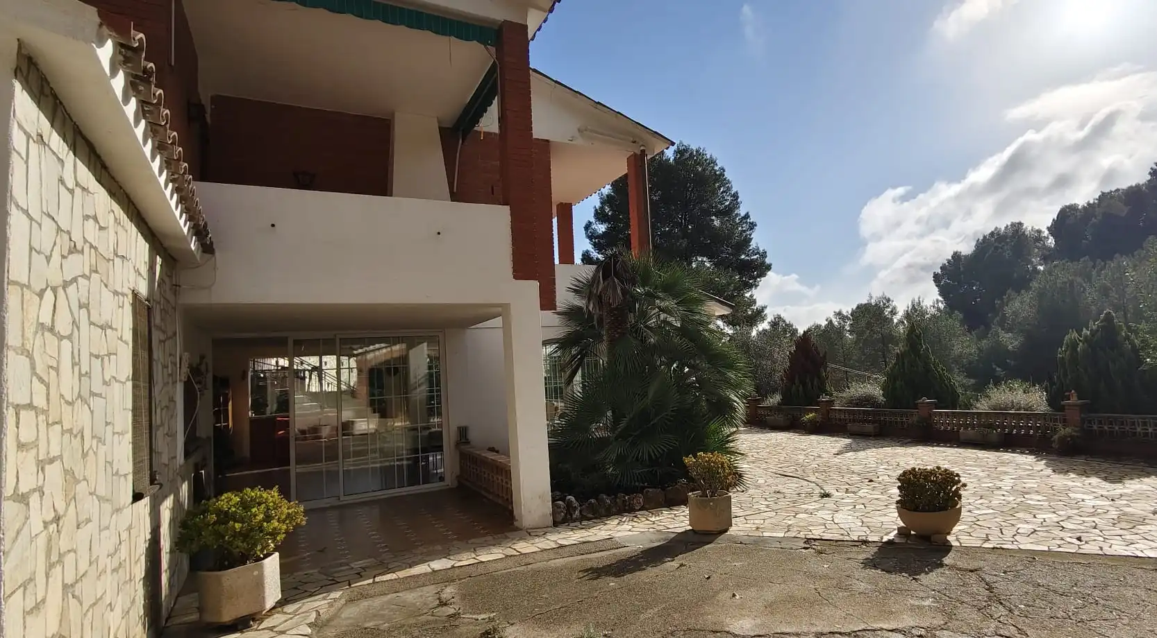 Vista exterior de Casa o xalet en venda en Cervelló amb Jardí privat, Terrassa i Piscina