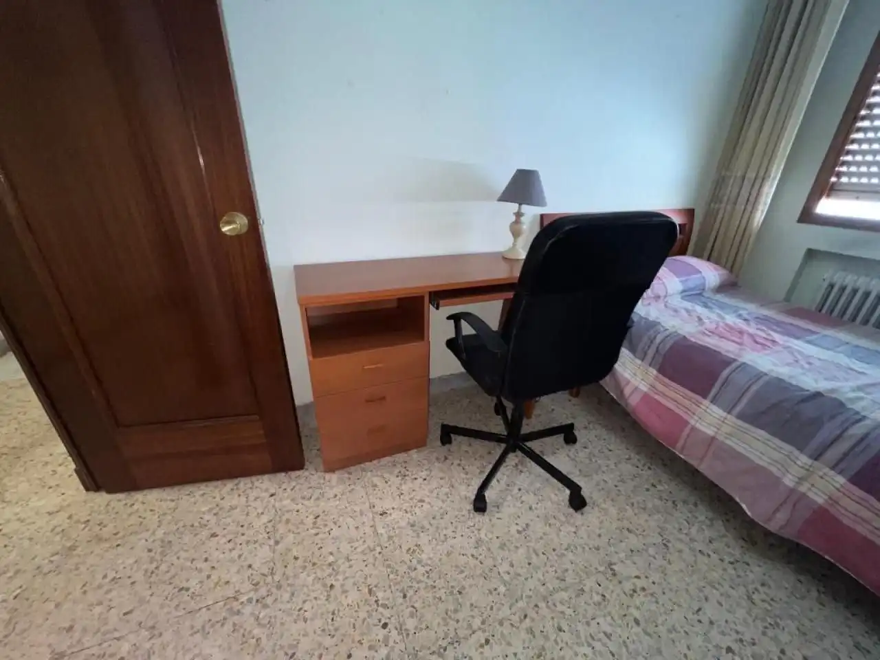 Bedroom of Flat for rent in Ourense Capital   with Heating, Parquet flooring and Furnished