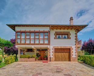 Exterior view of House or chalet for sale in Ultzama  with Heating, Private garden and Parquet flooring