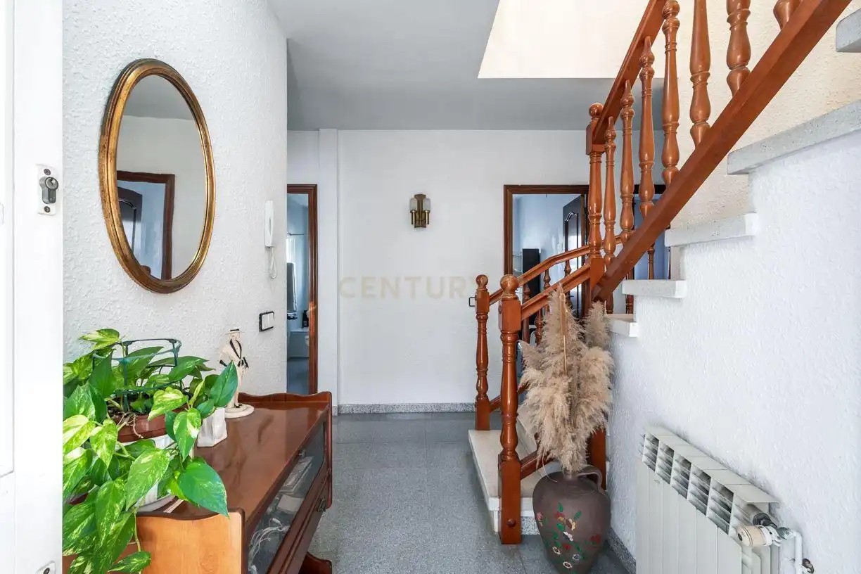 House with pool for sale in Carrer de les Orquídies, Viladecans, Spain, imagen 5