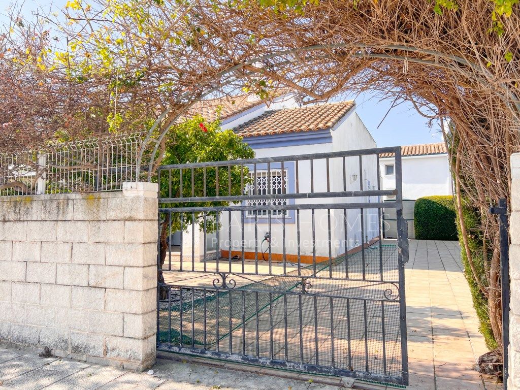 Vista exterior de Casa o xalet en venda en El Verger amb Aire condicionat, Jardí privat i Piscina