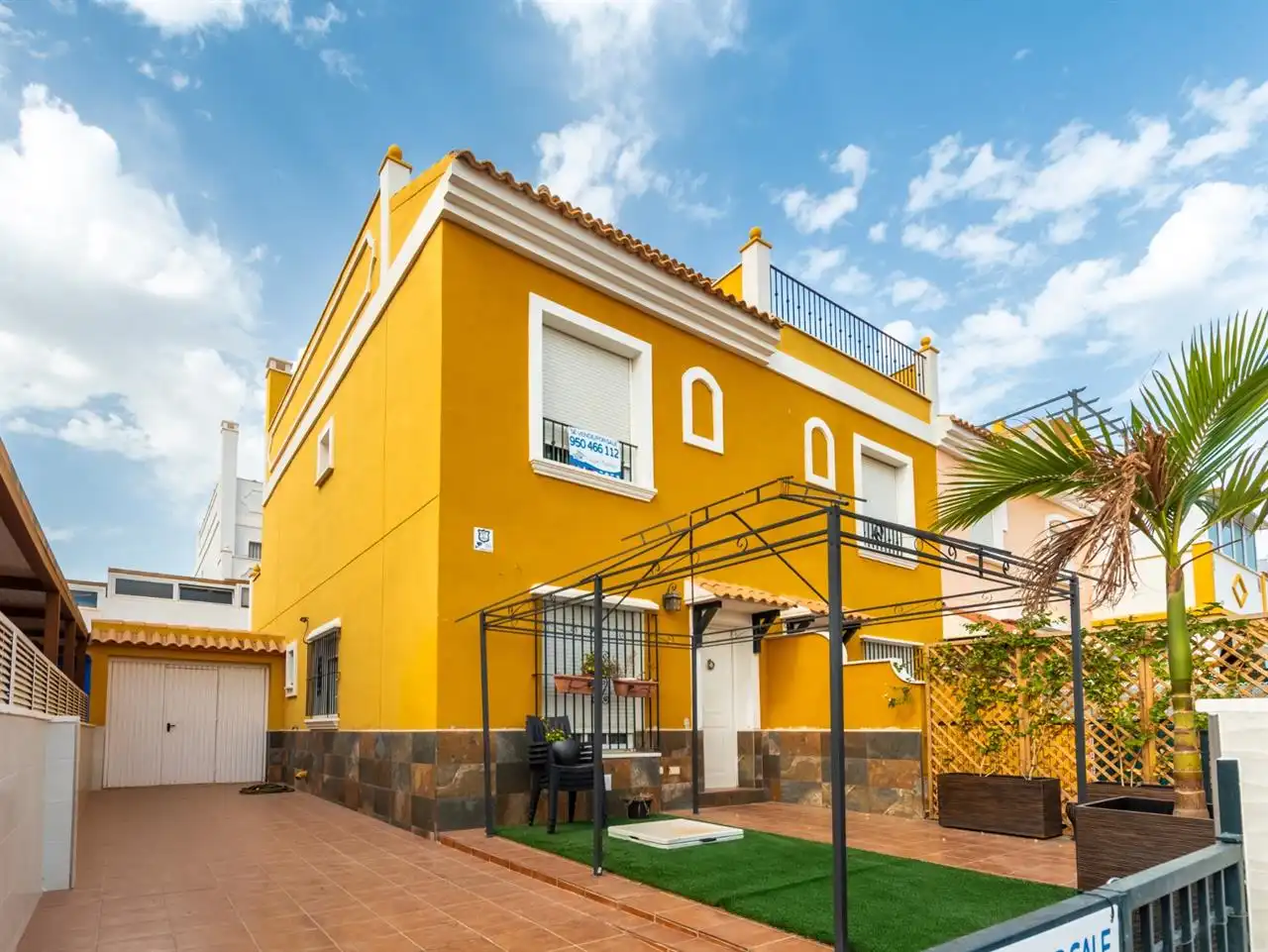 Vista exterior de Casa adosada en venda en Pulpí amb Aire condicionat, Traster i Piscina