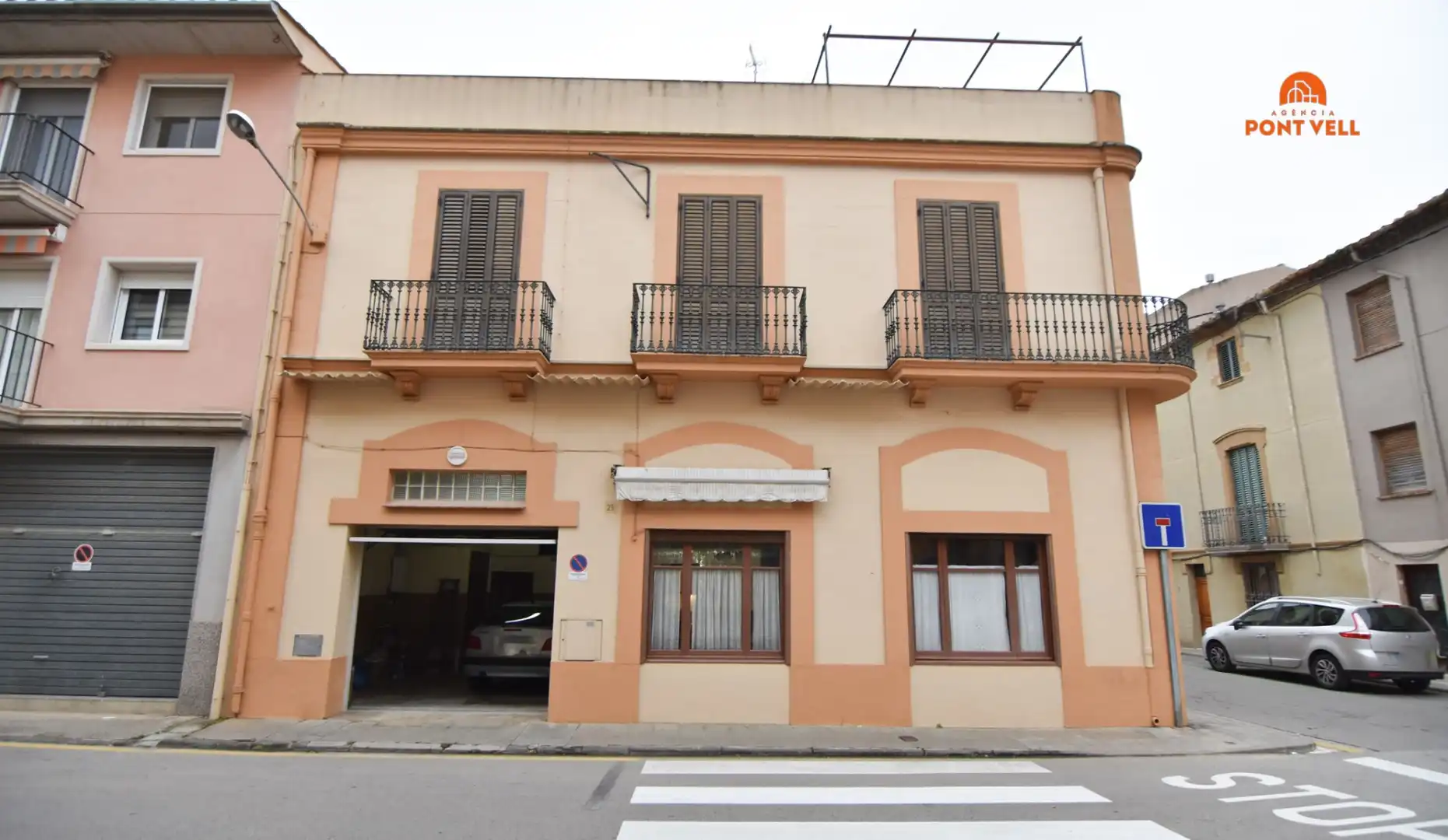 Adosado con terraza en venta en La Bisbal d'Empordà