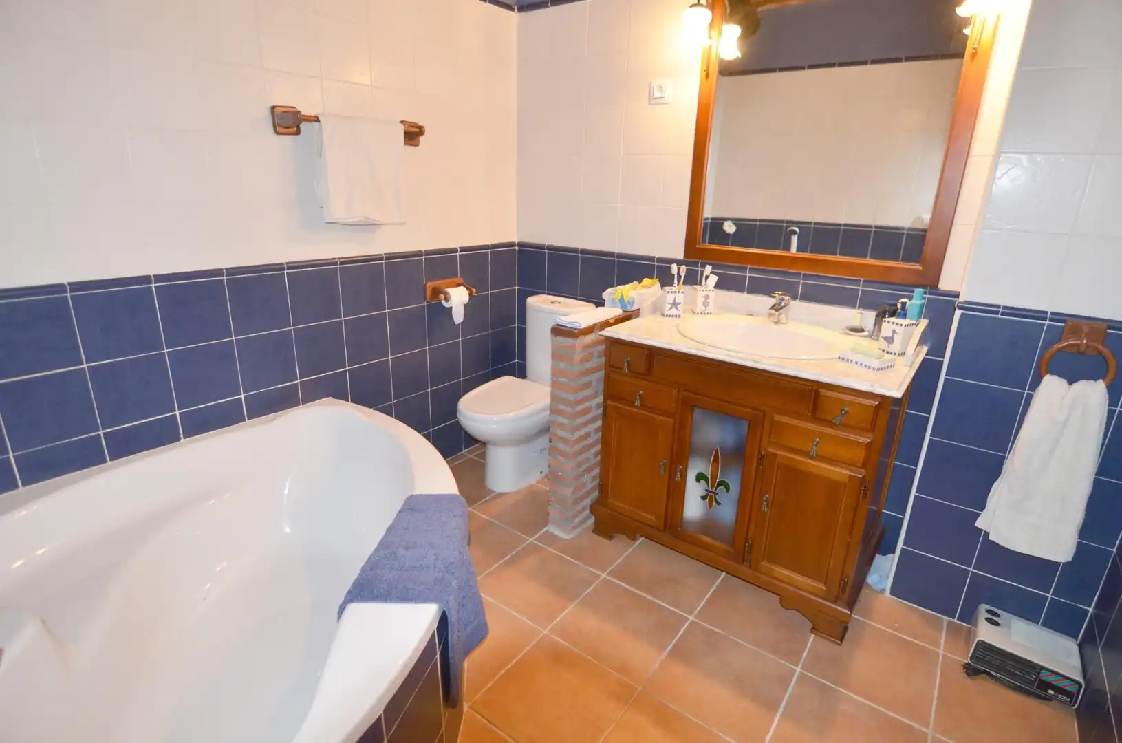 Baño de Casa o chalet en venta en Villanueva del Conde con Calefacción, Trastero y Amueblado
