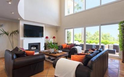 Living room of House or chalet for sale in Marbella  with Air Conditioner, Private garden and Terrace