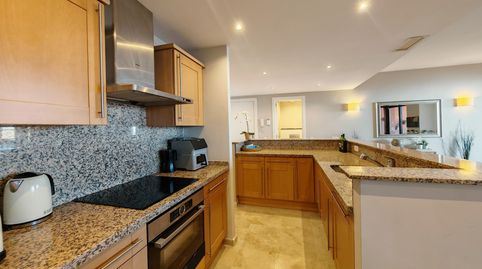 Foto 4 de Piso en venta en Calle Don José de Orbaneja, 32, Calahonda, Mijas