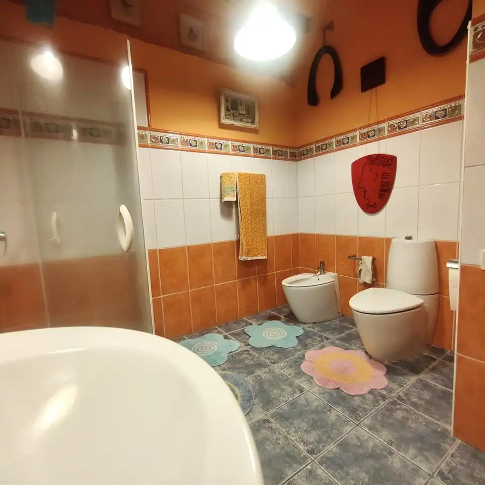 Badezimmer von Haus oder Chalet zur Miete in Mogán mit Privatgarten, Terrasse und Abstellraum