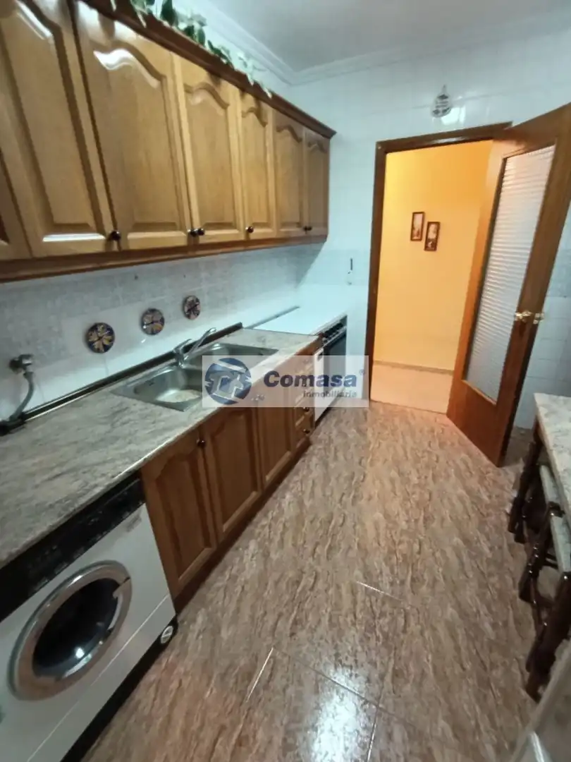 Piso con ascensor en venta en Martos
