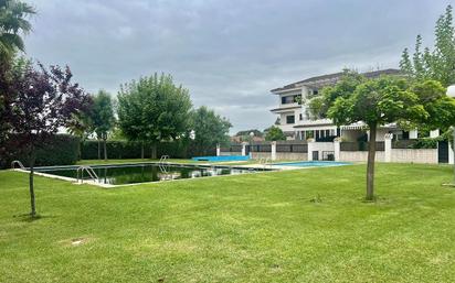 Swimming pool of Flat for sale in Badajoz Capital  with Heating, Private garden and Parquet flooring