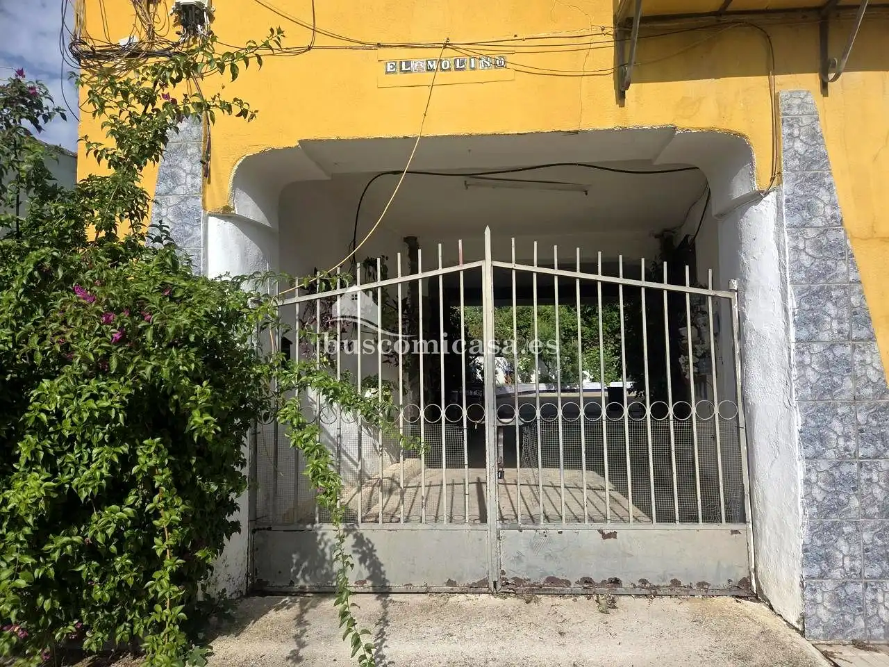 Vista exterior de Piso en venta en Jaén con Balcón y Piscina comunitaria