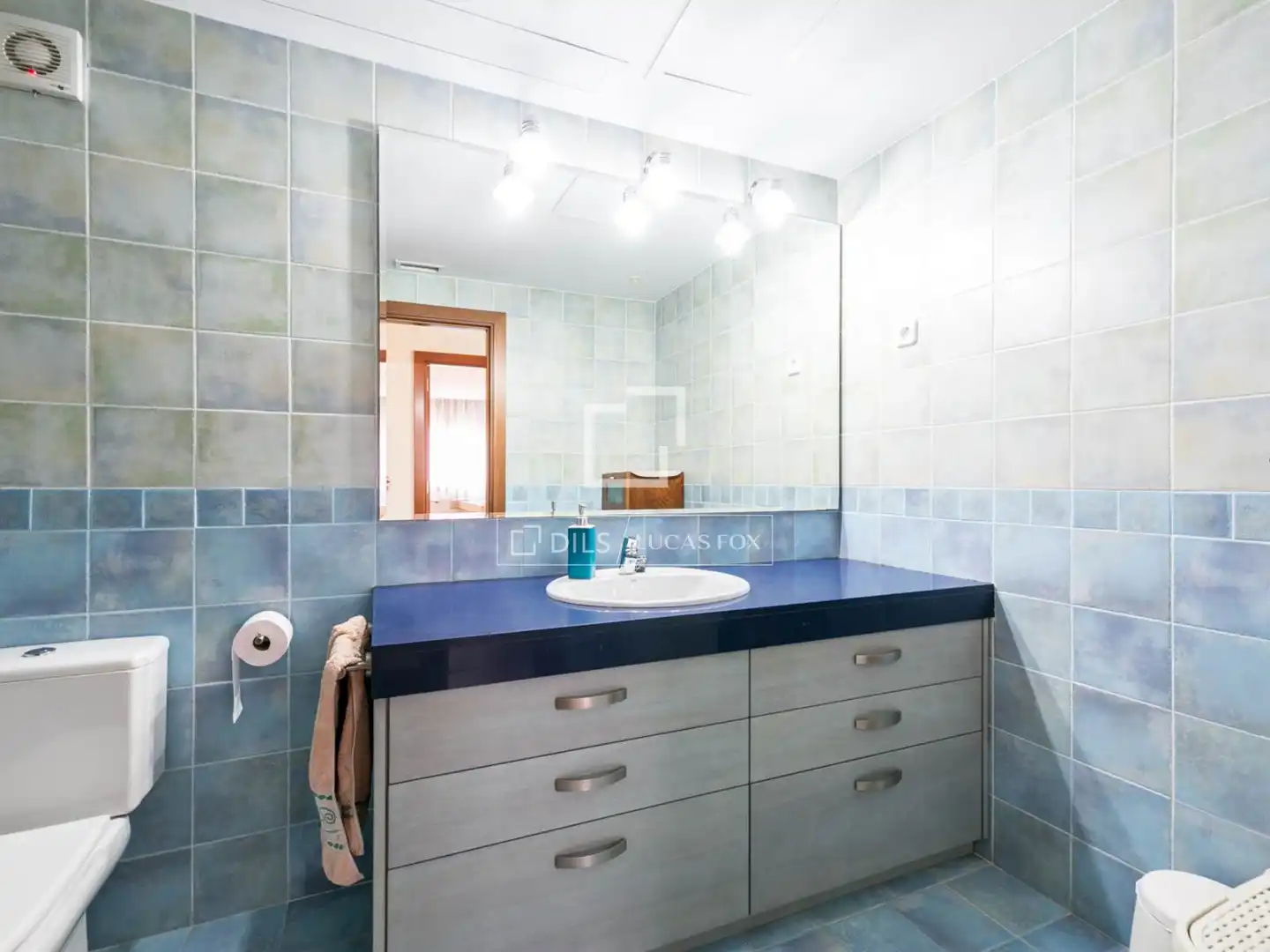 Bathroom of Houses for rent in Castelldefels  with Air Conditioner, Private garden and Terrace