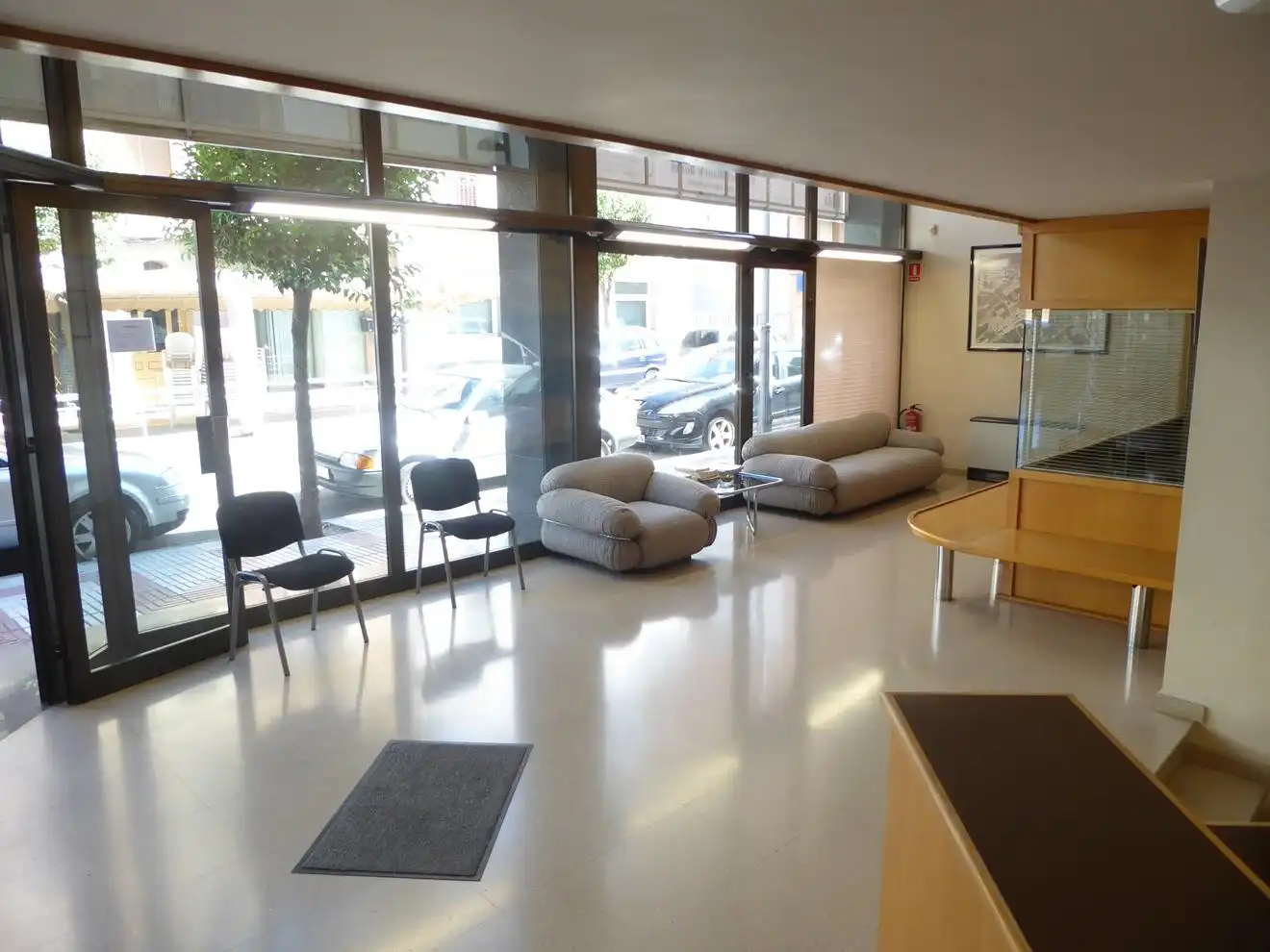 Office space to rent in de la Generalitat 11