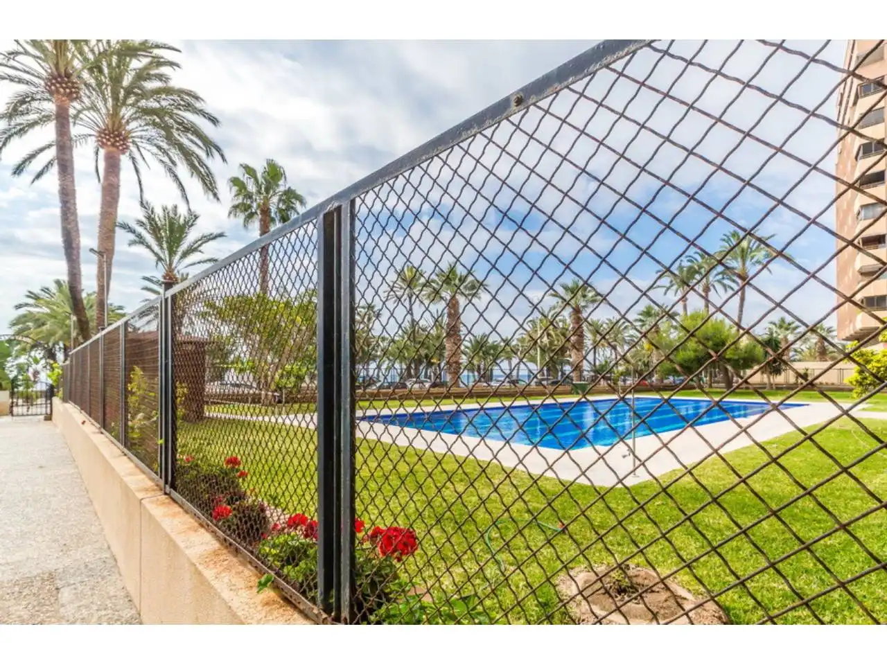 Piscina de Apartament en venda en Almuñécar amb Terrassa, Moblat i Alarma