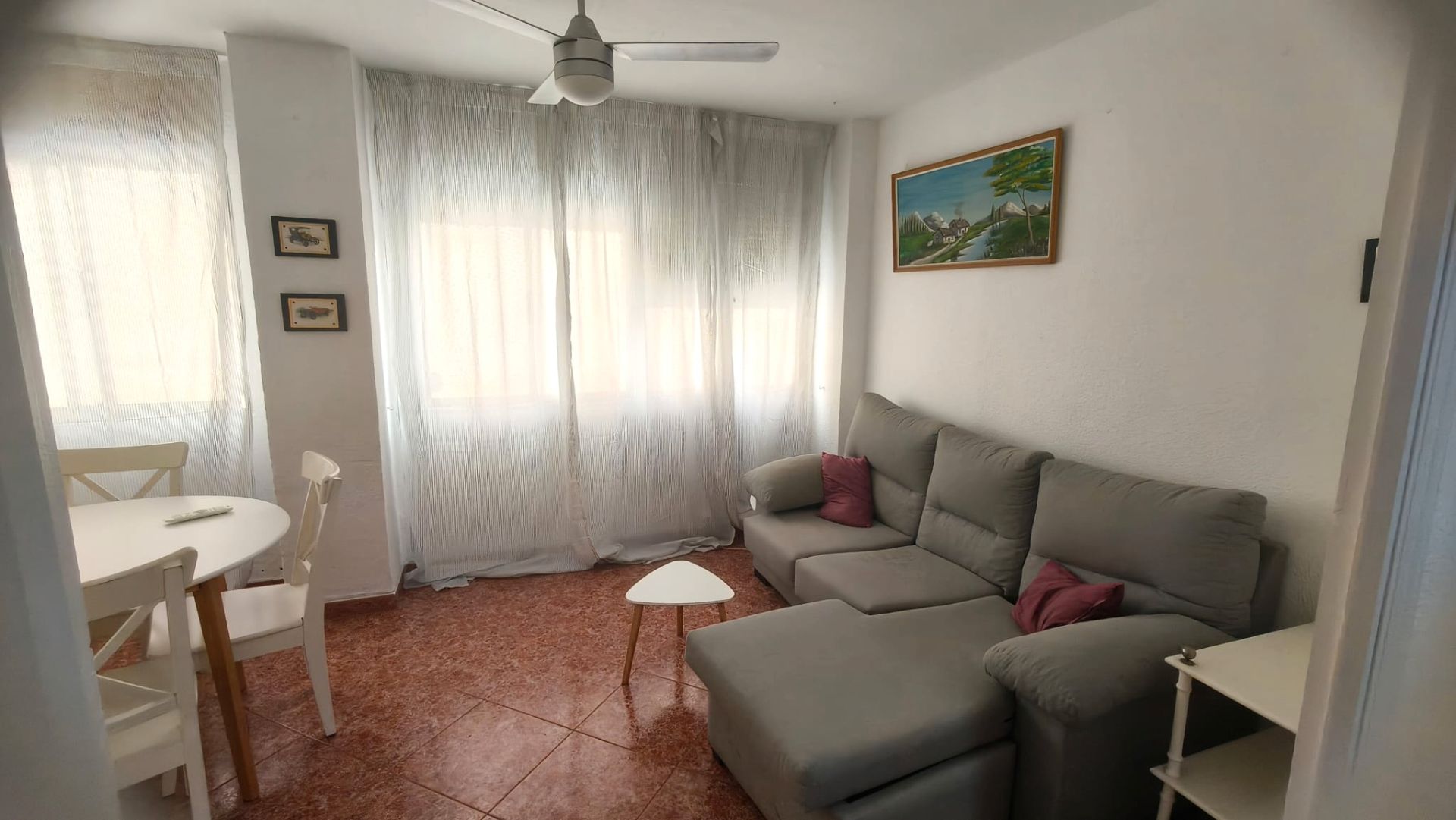 Sala d'estar de Pis de lloguer en Málaga Capital amb Moblat, Rentadora i Microones