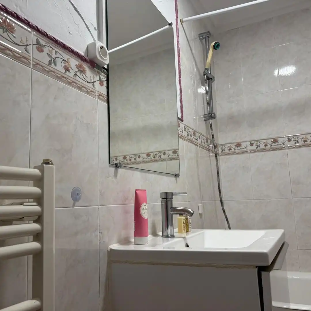 Baño de Piso en venta en Ibarra con Calefacción y Balcón