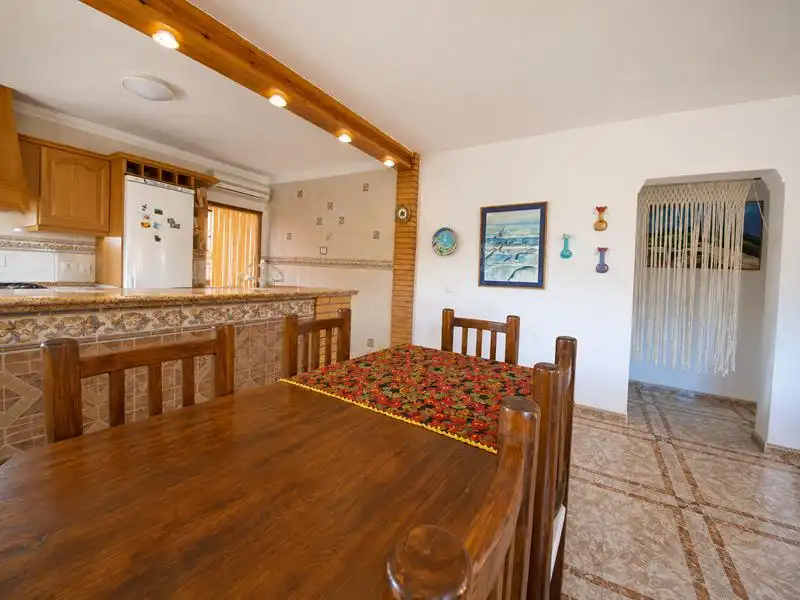 Cocina de Finca rústica en venta en Málaga con Aire acondicionado, Calefacción y Jardín privado