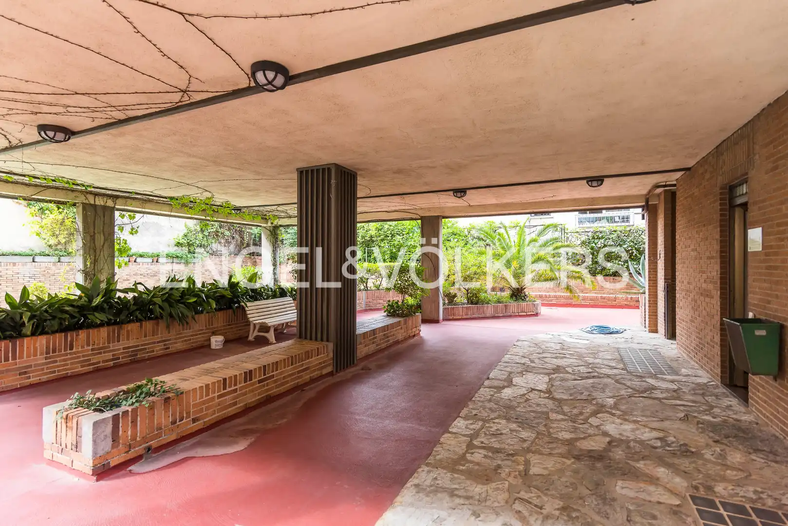 Terrassa de Pis en venda en Madrid amb Aire condicionat, Calefacció i Piscina