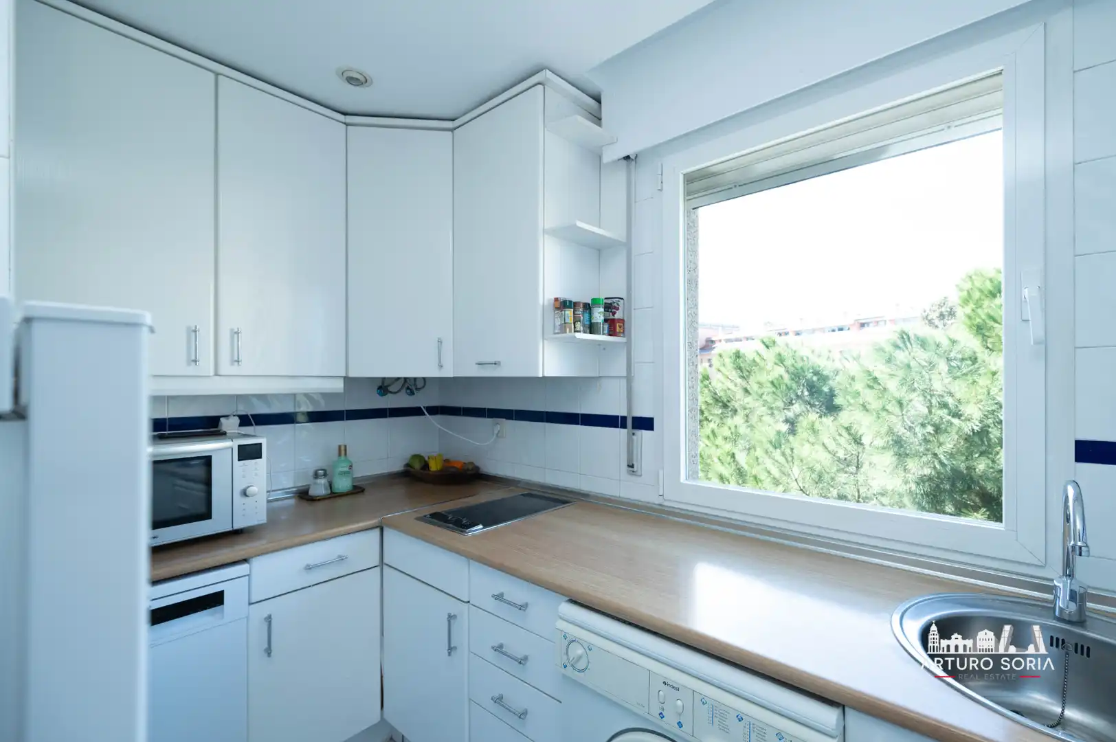 Cocina de Ático en venta en Madrid con Aire acondicionado, Terraza y Trastero