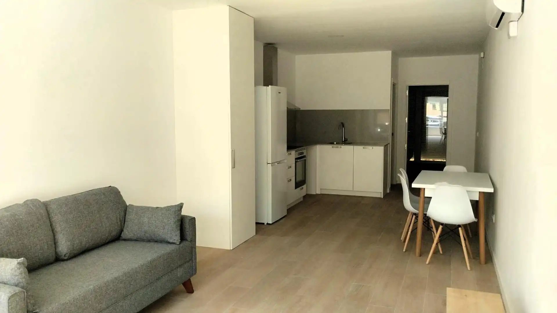 Living room of Ground floor for sale in Xirivella  with Air Conditioner, Terrace and Furnished