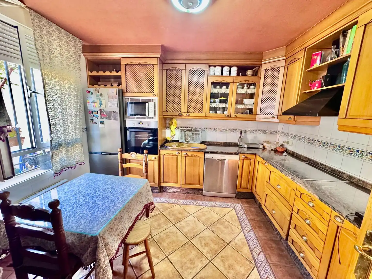 Kitchen of Detached homes for sale in Valdepeñas  with Air Conditioner and Heating