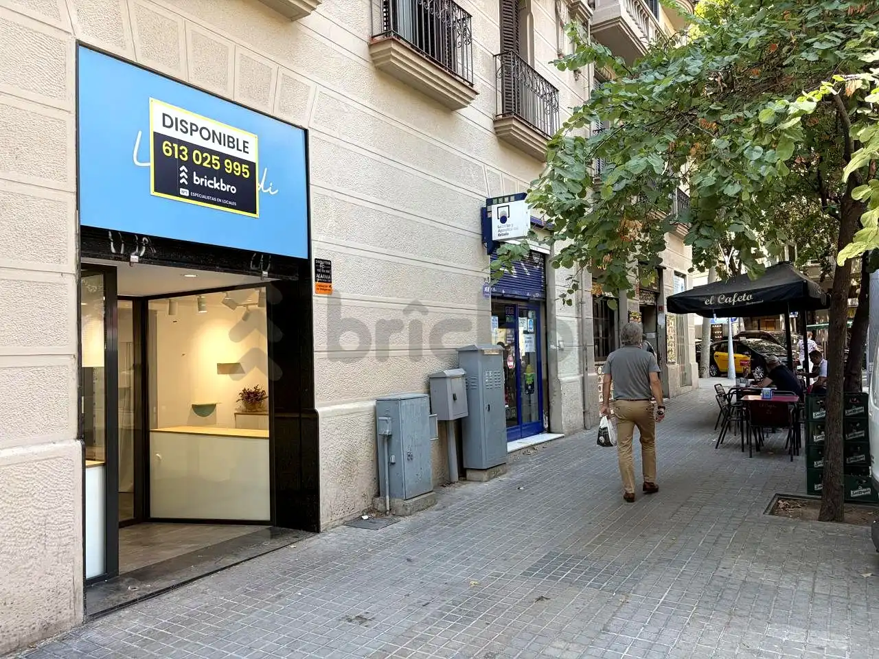 Vista exterior de Local en venda en Barcelona amb Aire condicionat