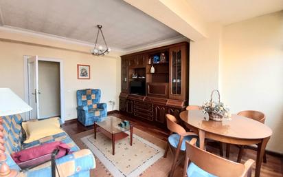 Living room of Flat for sale in Burgos Capital  with Heating, Parquet flooring and Terrace