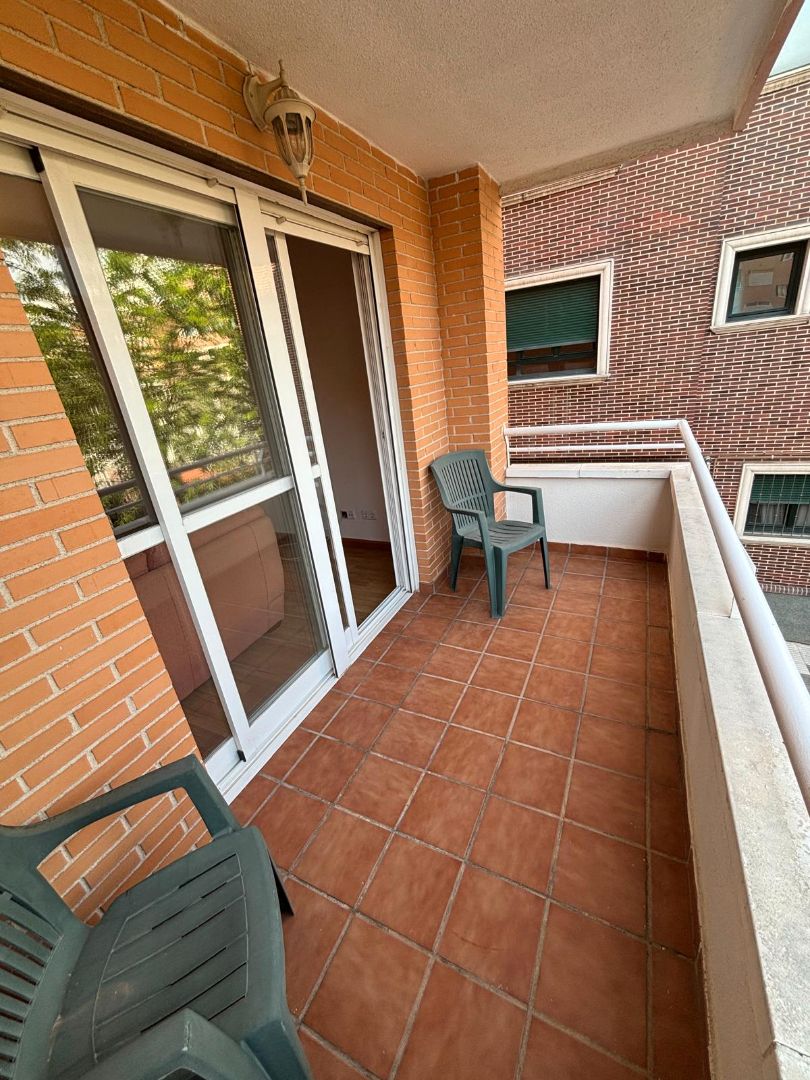 Piso en venta en Calle Benelux, Altos del Olivar - El Caracol
