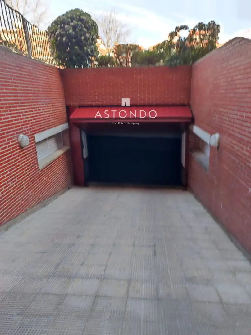 Garage for sale in Madrid