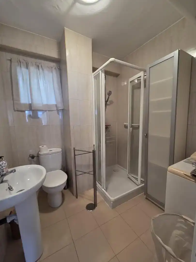 Bany de Pis de lloguer en Torremolinos amb Jardí privat, Piscina i Moblat