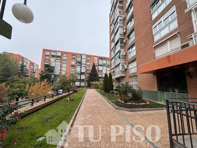 Piso en Venta en Calle de Puentelarra en Santa Eugenia