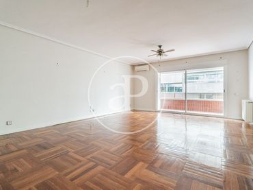 Appartamento con balcone in vendita a Chamberí