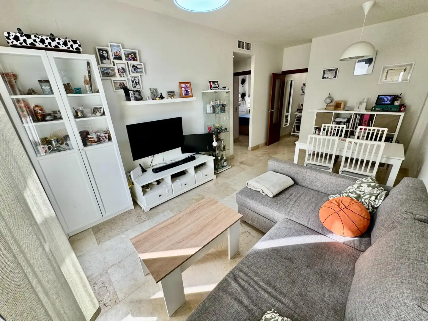 Living room of Attic for sale in Benalmádena  with Air Conditioner, Private garden and Terrace