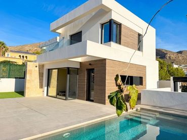 Casa con piscina in vendita a Golf Bahía