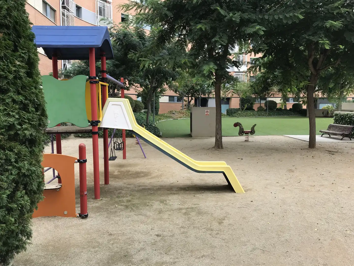Vista exterior de Piso en venta en Sant Joan Despí con Aire acondicionado, Calefacción y Horno