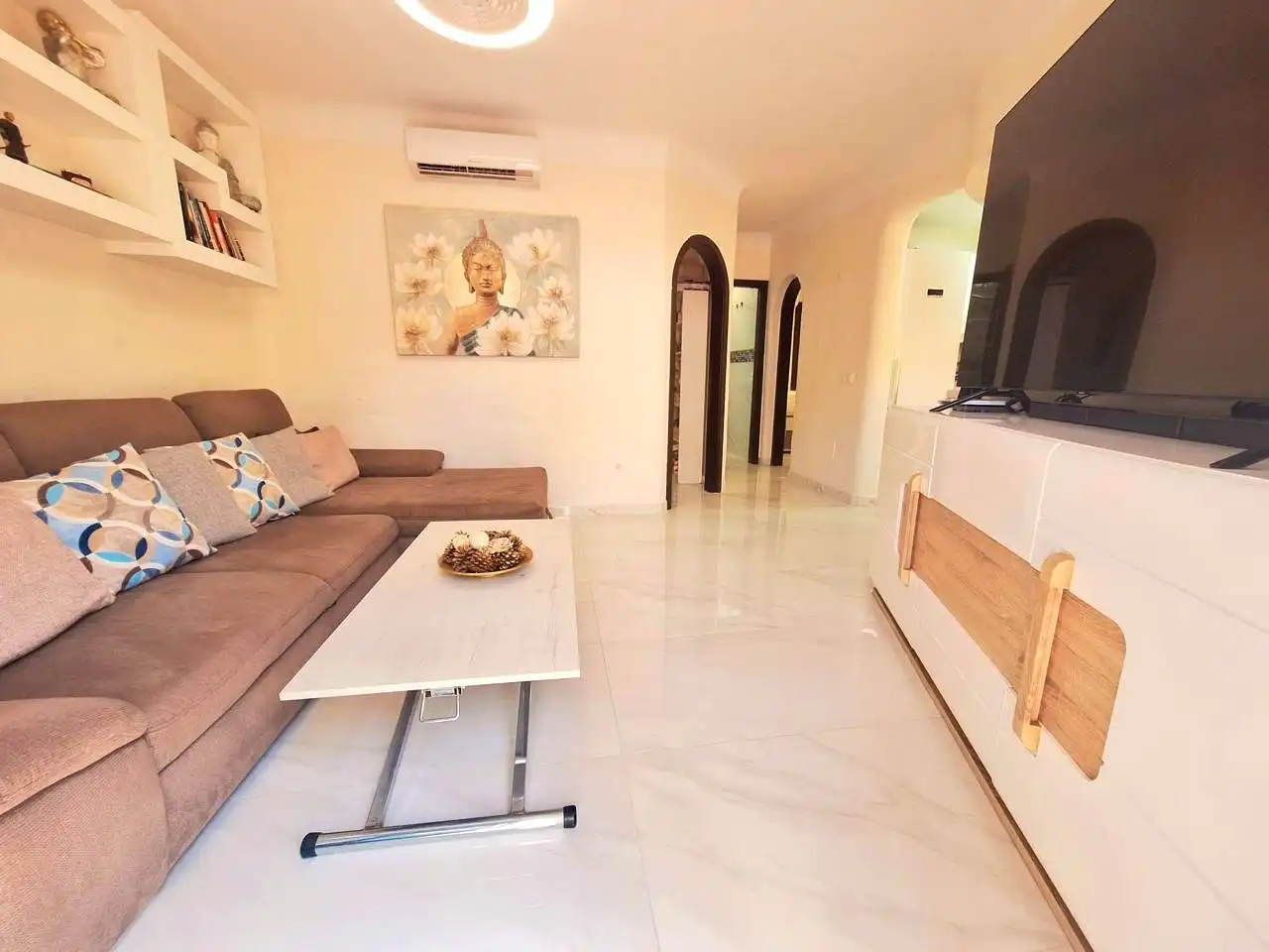 Wohnzimmer von Erdgeschoss zum Verkauf in San Bartolomé de Tirajana mit Klimaanlage, Terrasse und Möbliert