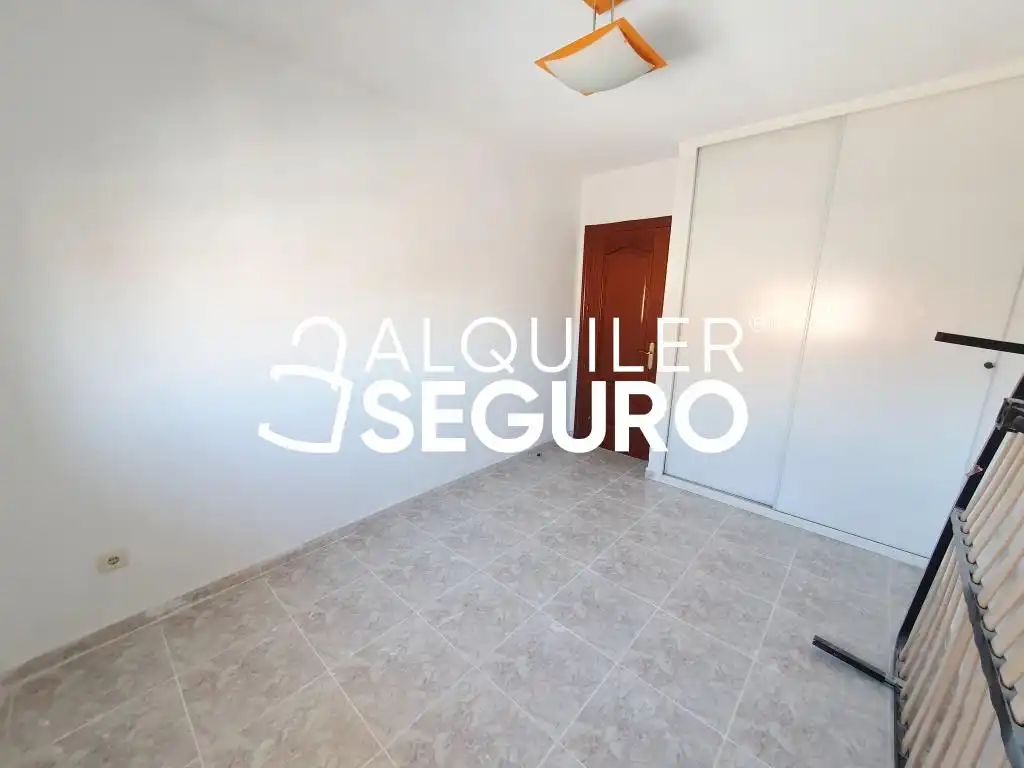 Bedroom of Houses for rent in Batres  with Heating, Terrace and Swimming Pool