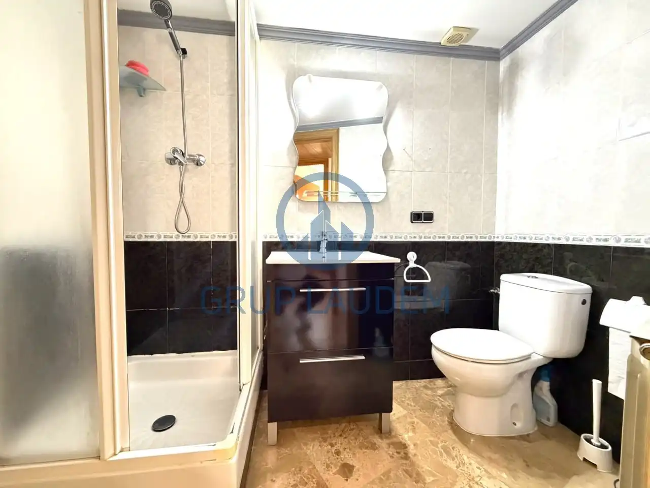 Bathroom of Flat for sale in Mataró  with Air Conditioner, Heating and Oven