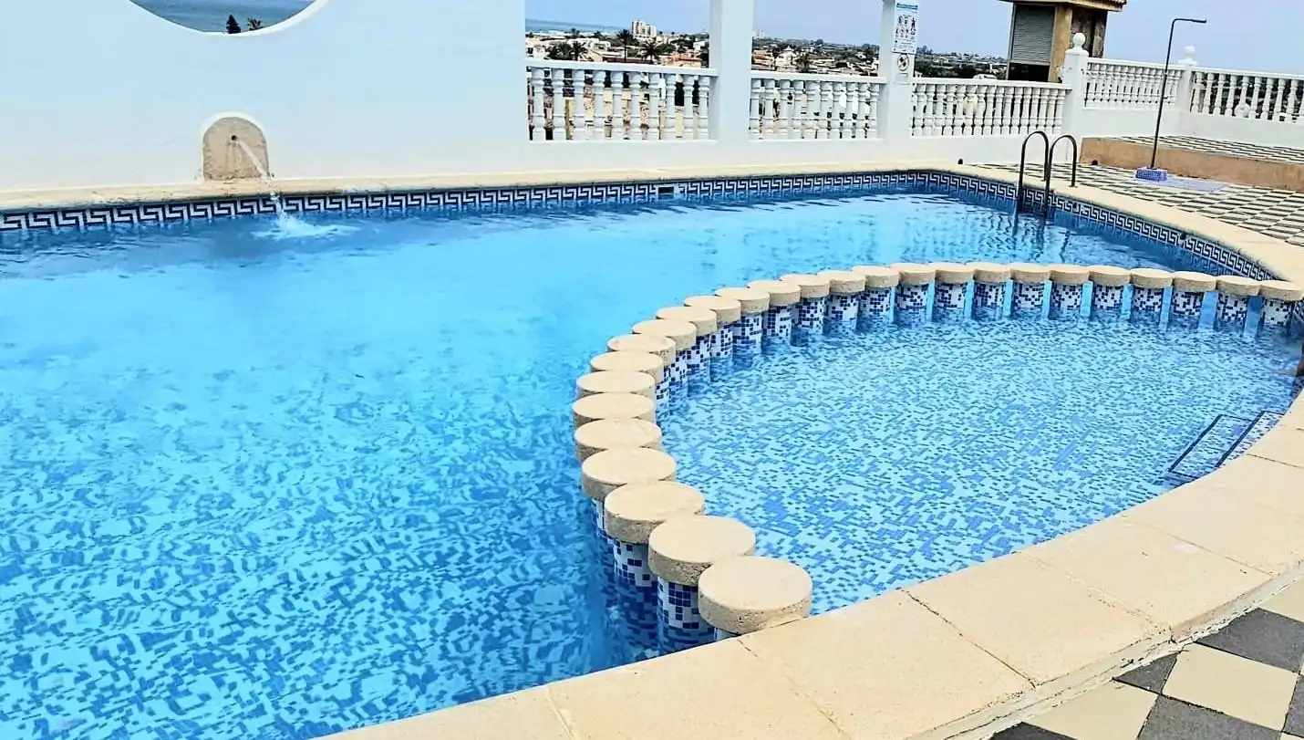 Piscina de Dúplex en venta en Cullera con Aire acondicionado, Amueblado y Balcón