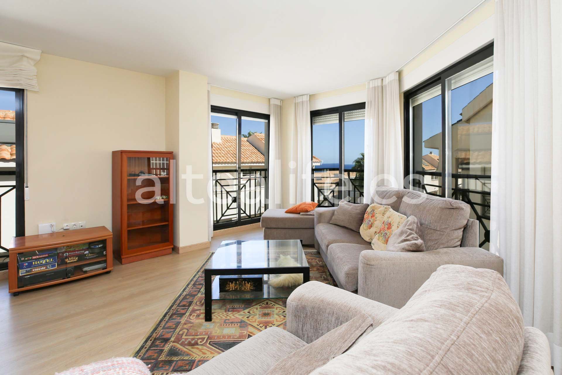 Sala de estar de Dúplex en venta en Altea con Aire acondicionado, Terraza y Piscina comunitaria