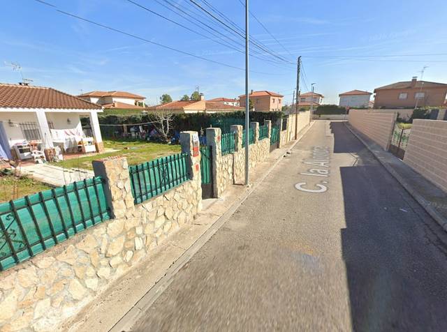 Casa-chalet en Venta en Calle la Alondra en El Casar de Escalona