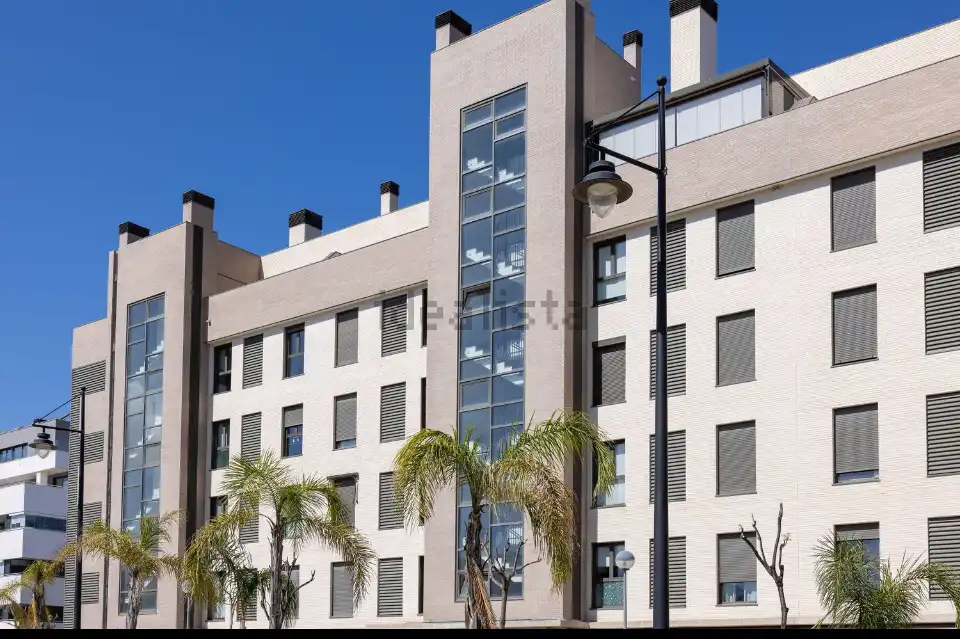 Vista exterior de Piso en venta en Torremolinos con Aire acondicionado, Calefacción y Terraza