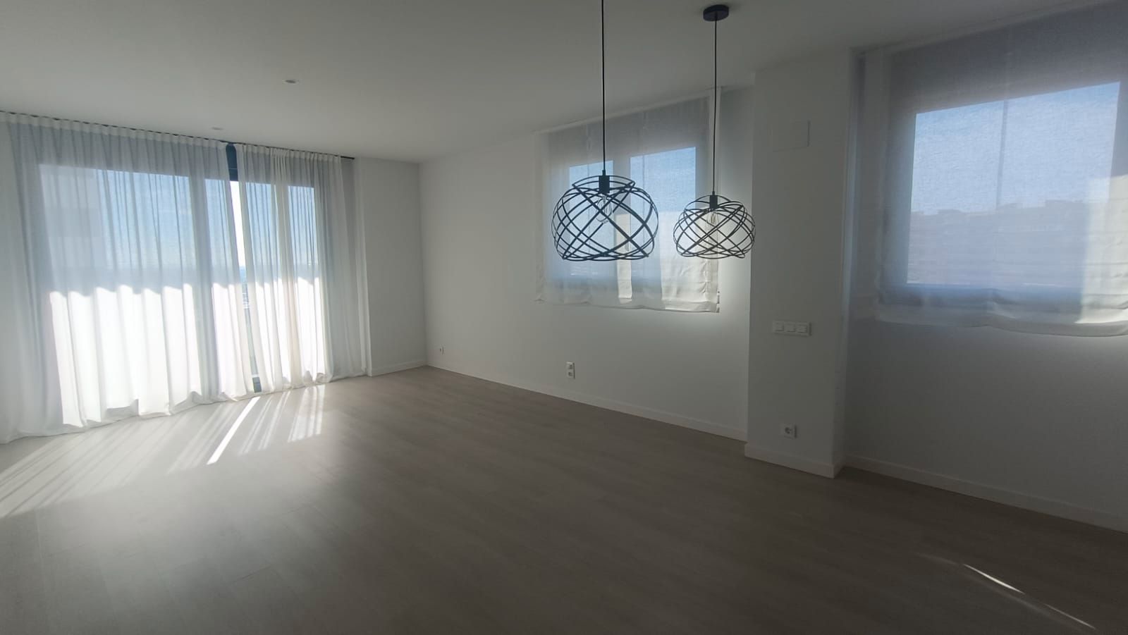 Sala d'estar de Pis de lloguer en L'Hospitalet de Llobregat amb Aire condicionat, Calefacció i Parquet