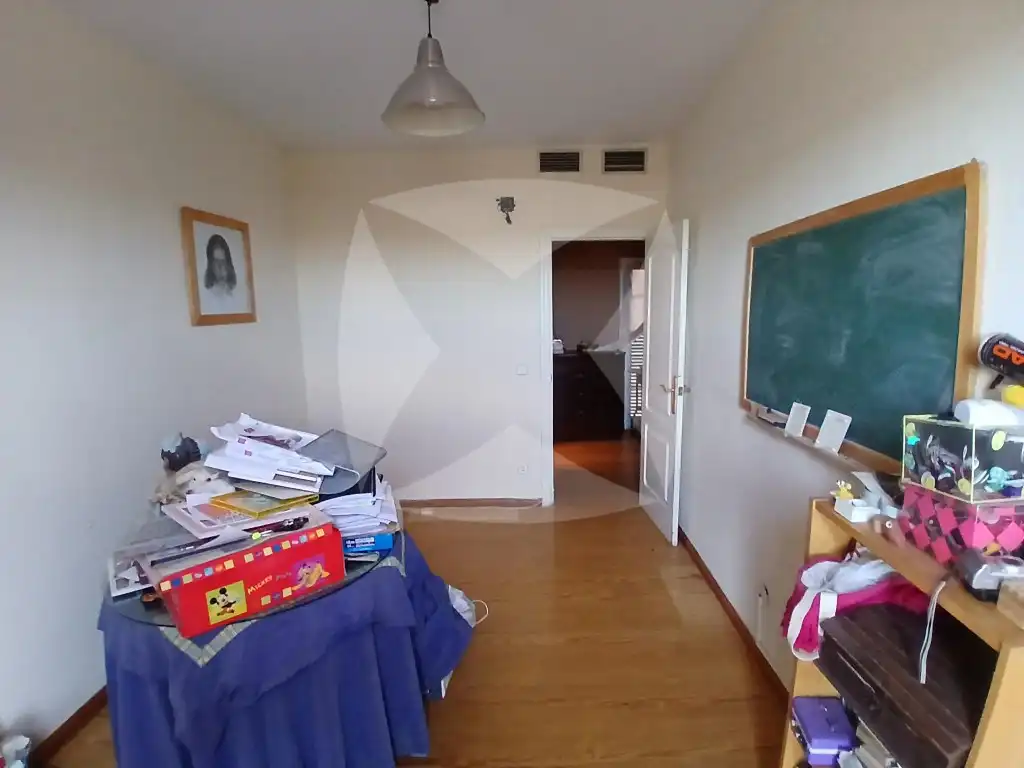 Dormitori de Casa o xalet en venda en Badajoz amb Aire condicionat, Jardí privat i Terrassa